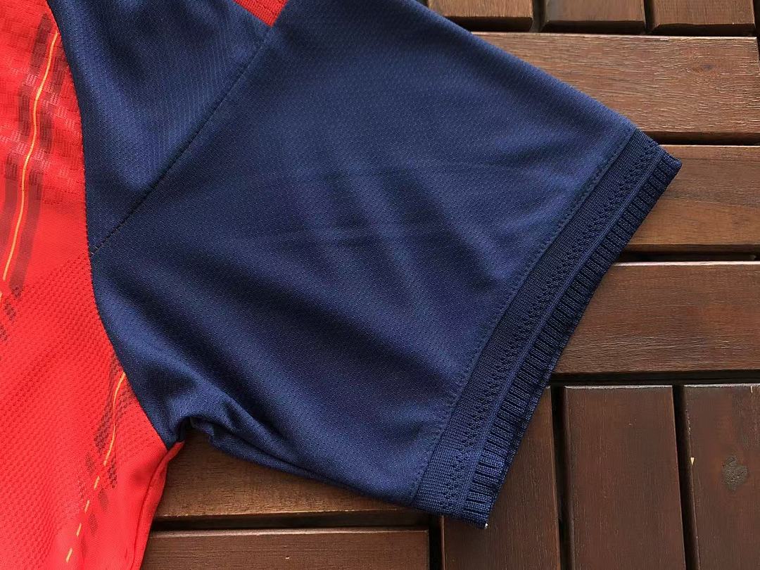 FOOTBALL T-SHIRT