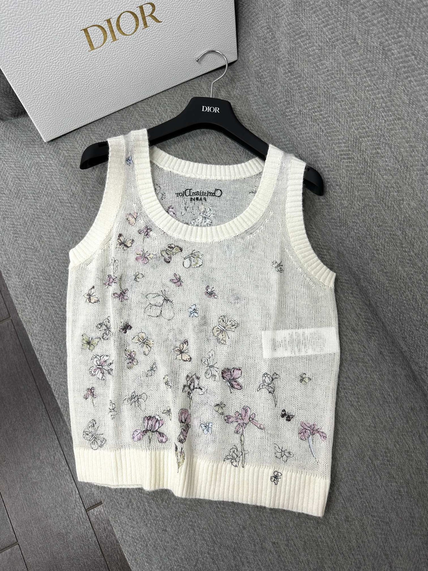 DIOR