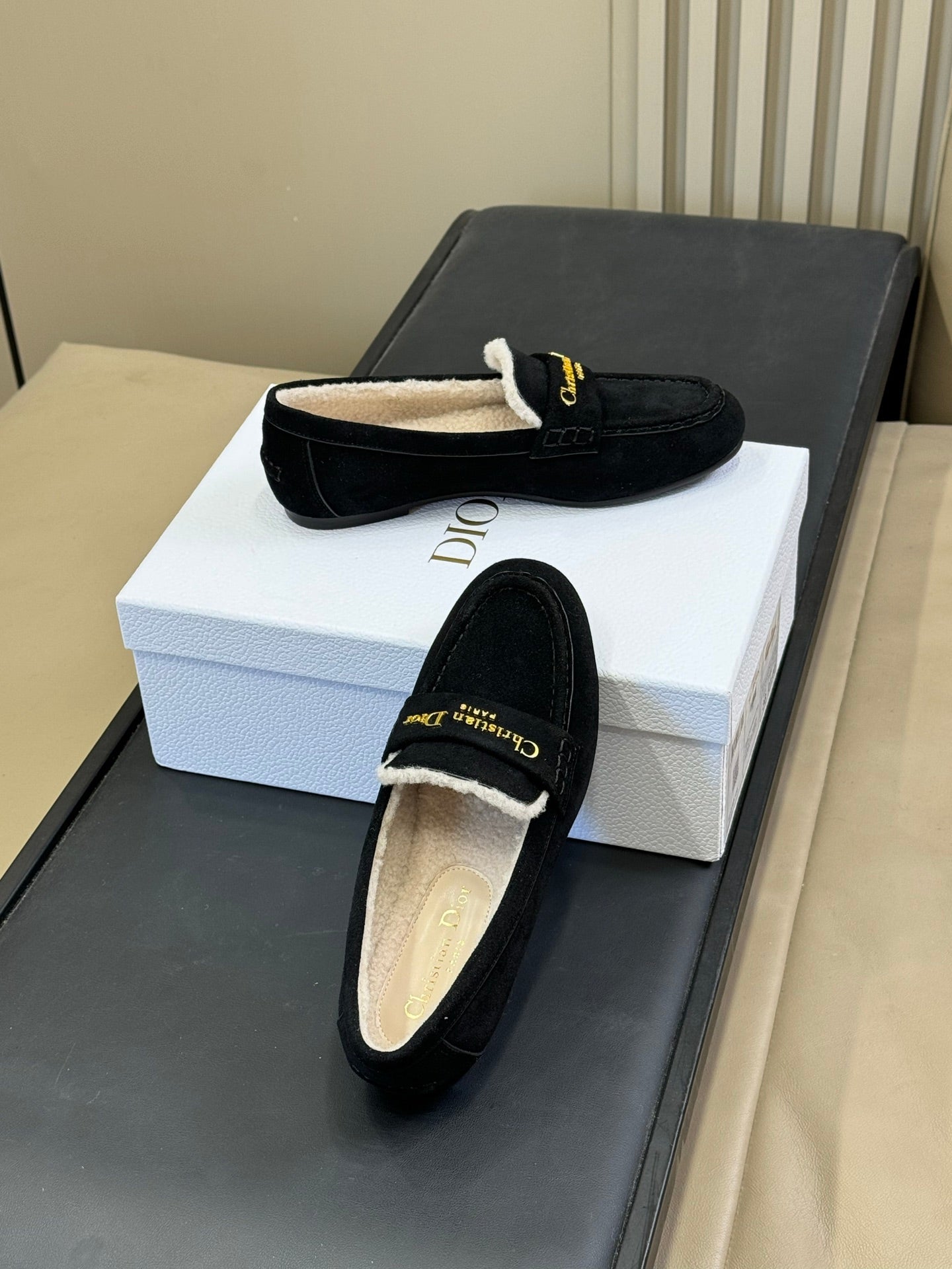 DIOR
