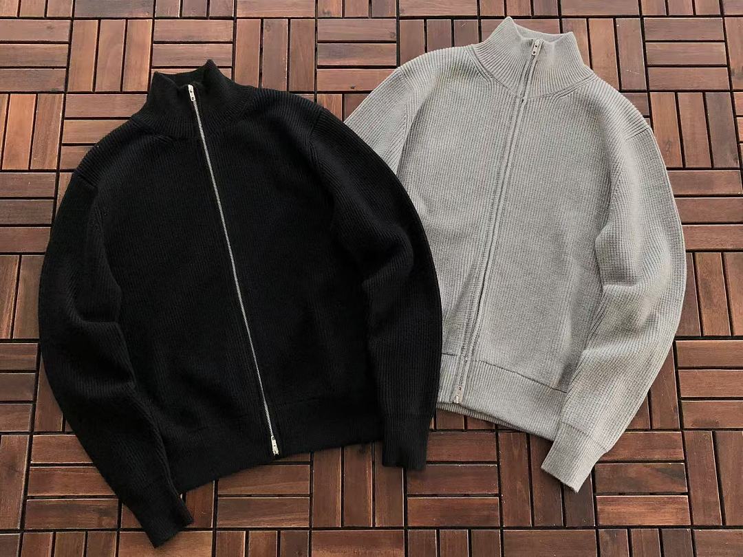 M🔥IS🔥N M🔥R🔥IE🔥A SWEATER