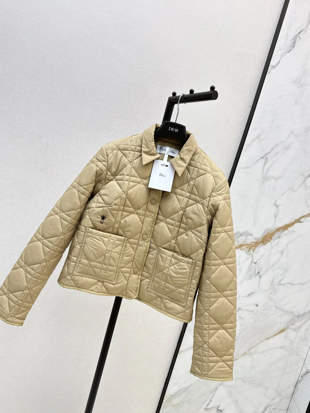 DIOR