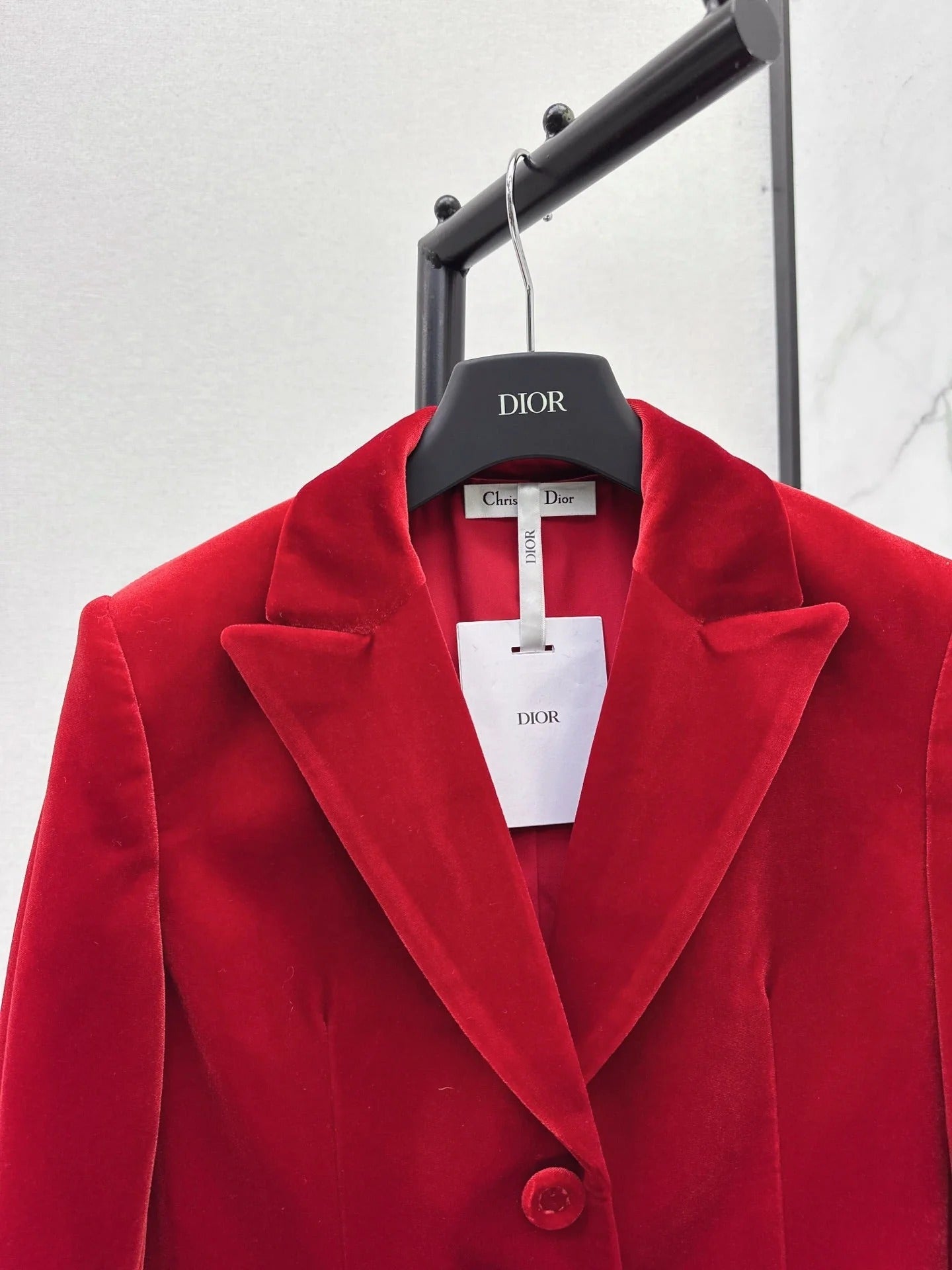 DIOR