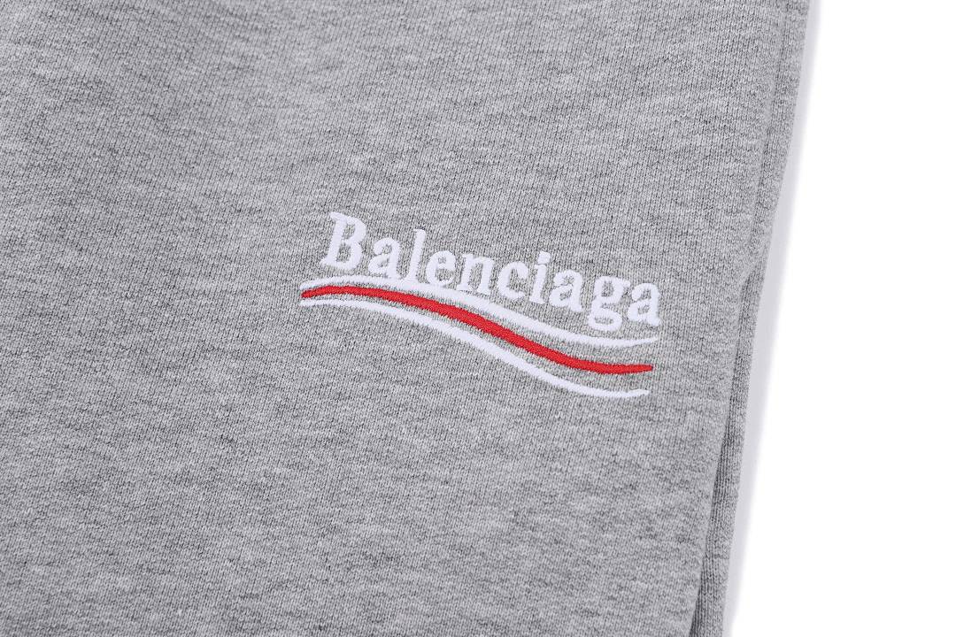 PANTALONES CORTOS BALENÇIAGA - 252