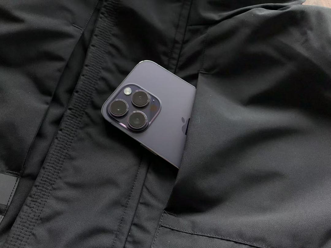 HELLY HANSEN DOWN JACKET