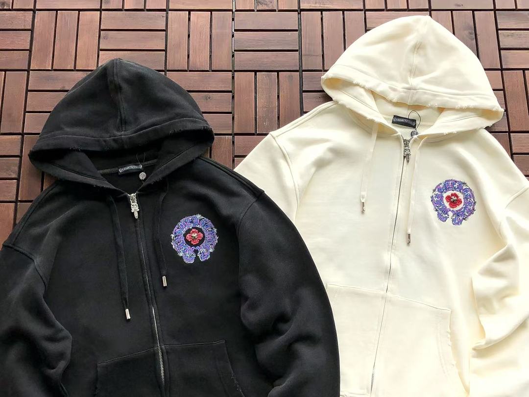 CH🔥OM🔥 HE🔥RTS HOODIE