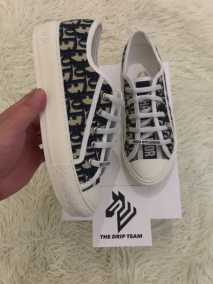 WOMEN'S SHOES