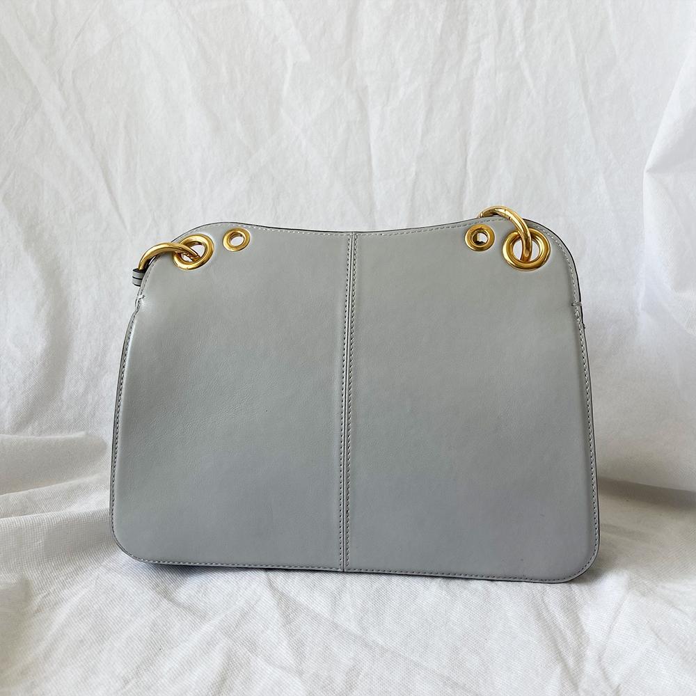 Chloé